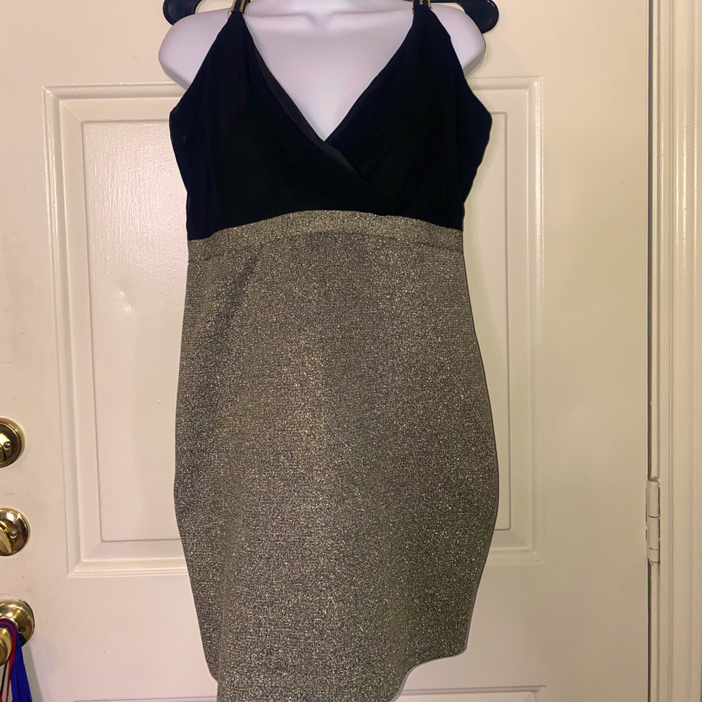 Wow Couture Size LG blk metallic dress never worn tags attached